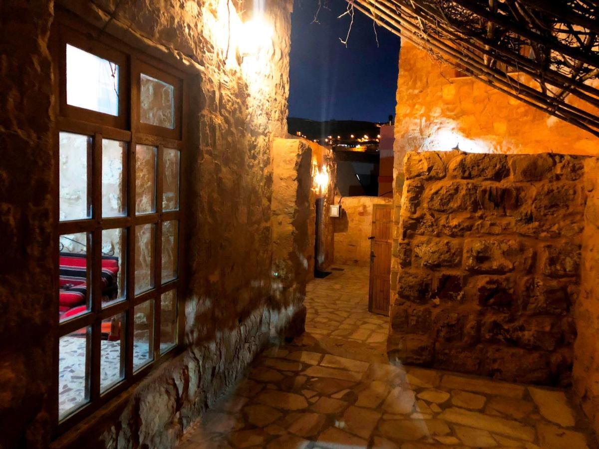 The Orient Home Wadi Musa Exterior foto